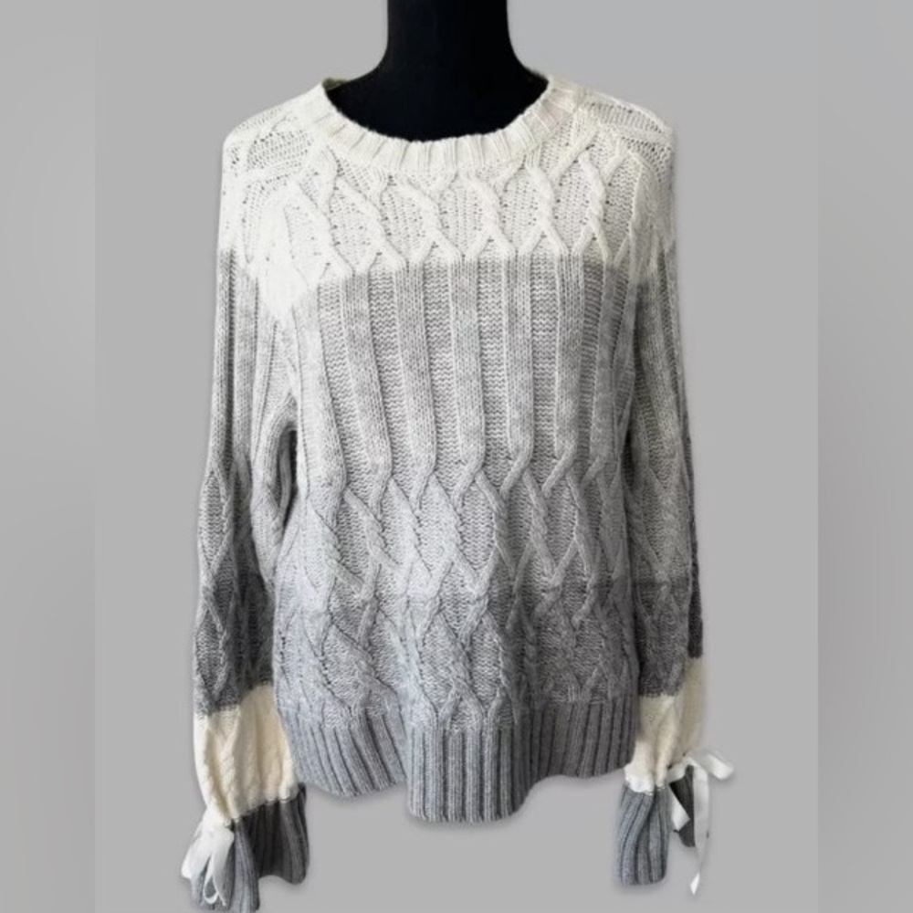 Max studio grey  and cream knitted long sleeve with ties sweater S